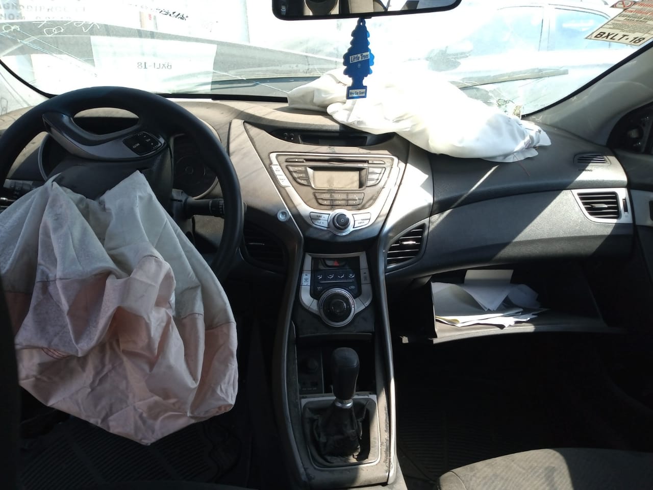  Hyundai ELANTRA 2012    EN DESARME